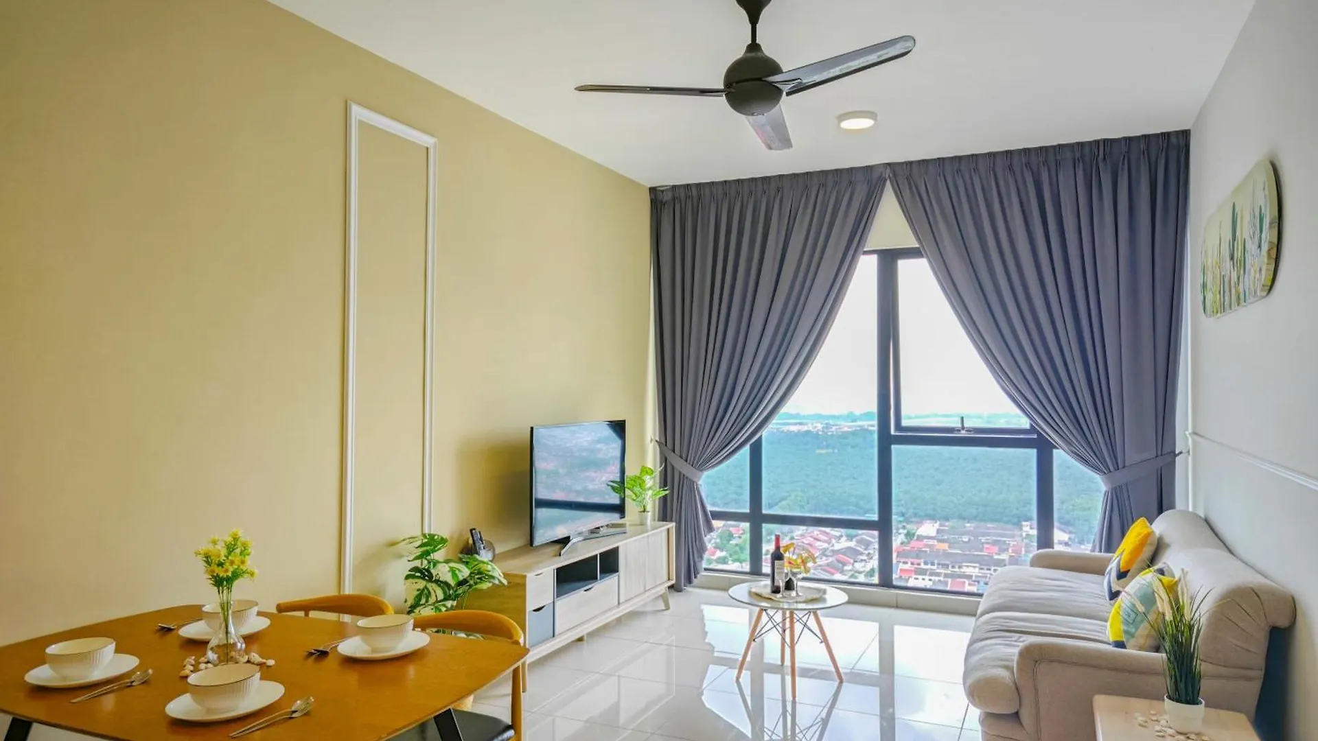 2Br Wifi, Mid Valley, Mosaic Southkey, 5-7 Pax, 7 Mins To Ciq Johor Bahru 0*,